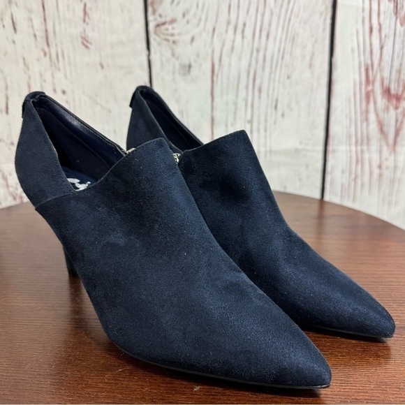 CALVIN KLEIN below the ankle women’s bootie Blue Micro suede size 8.5 EUC - Picture 1 of 12